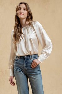 Fashion Styled Blusa cuello plisado satín Ivory