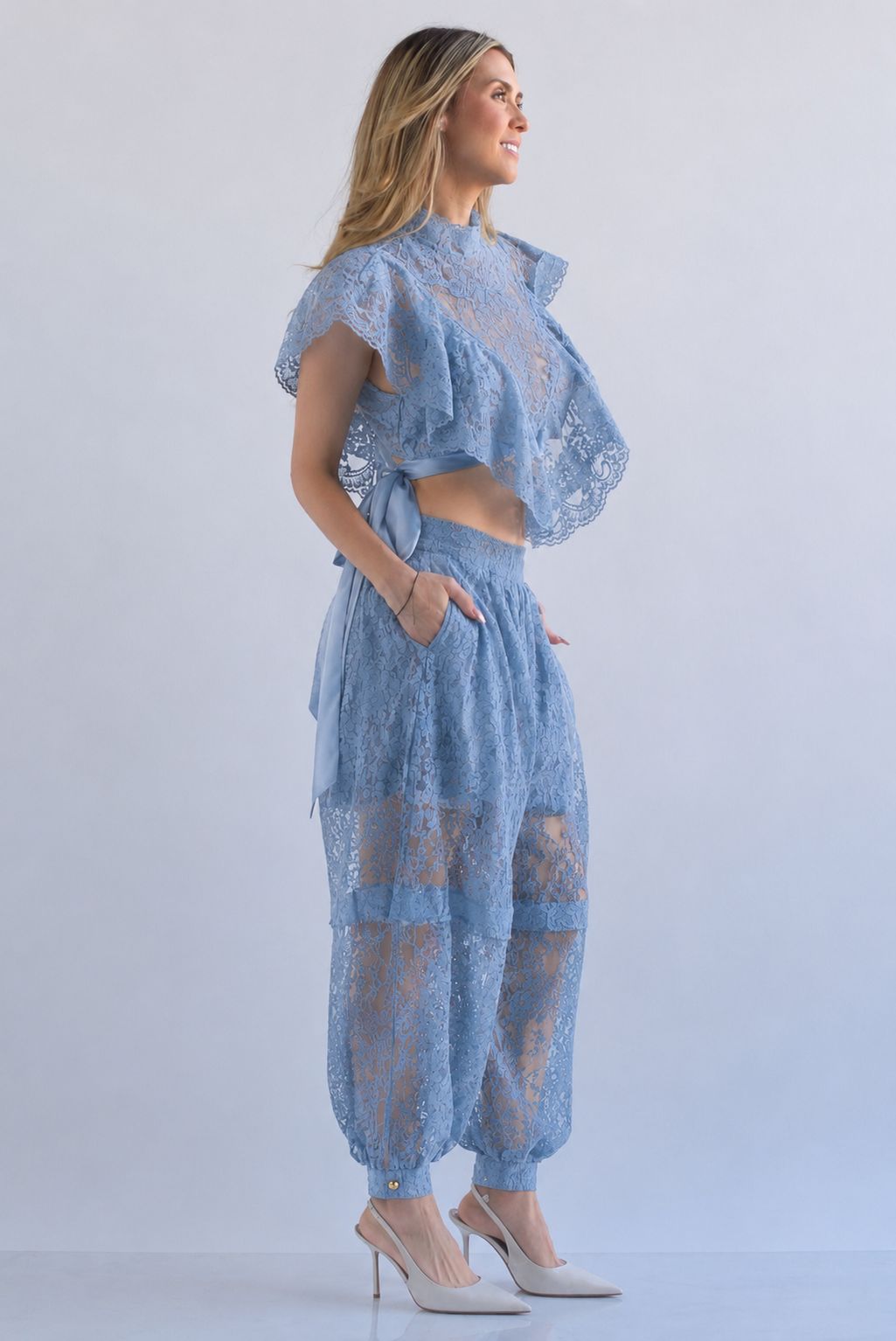 Set Pantalón globo y Blusa lazos encaje