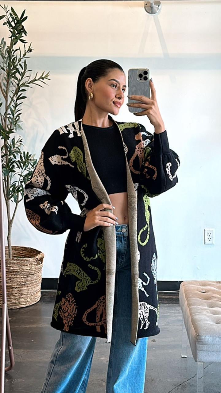 Cárdigan Leopardos colores cálidos Negro