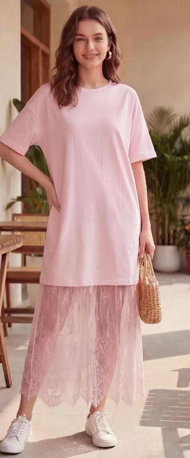 T-Shirt dress con Falda encaje