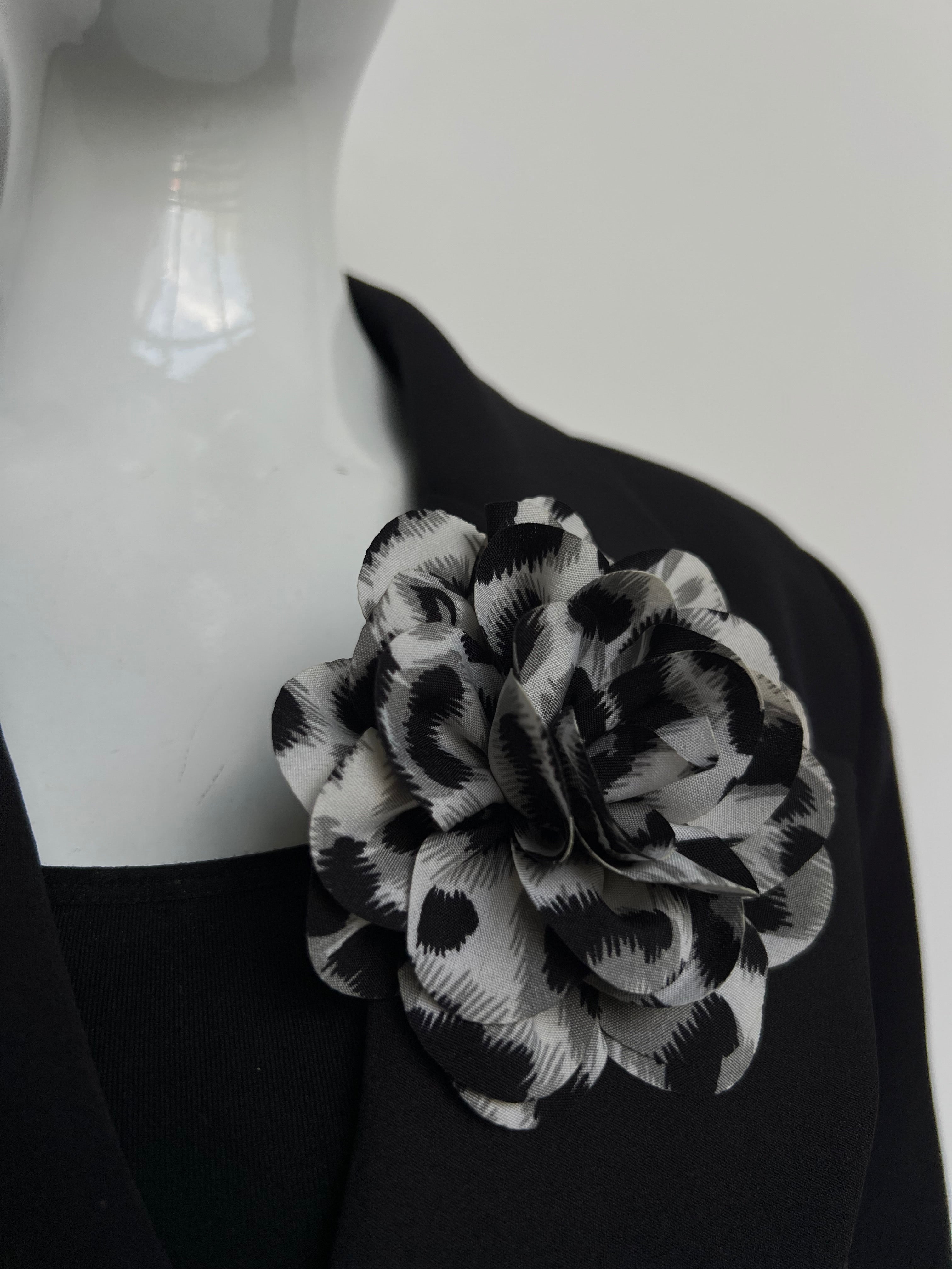 Broche flor leopardo