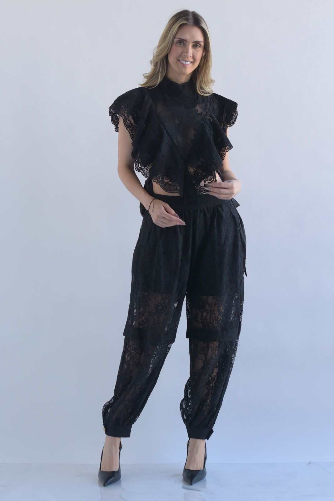 Set Pantalón globo y Blusa lazos encaje