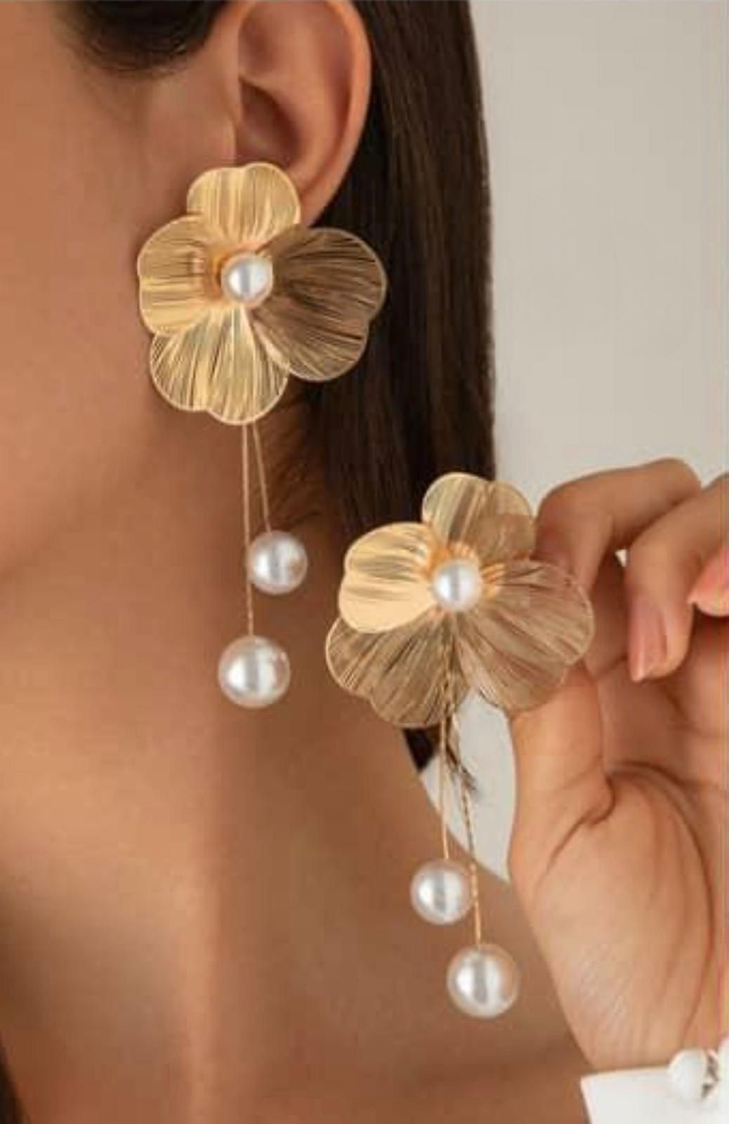Aretes flor y perlas