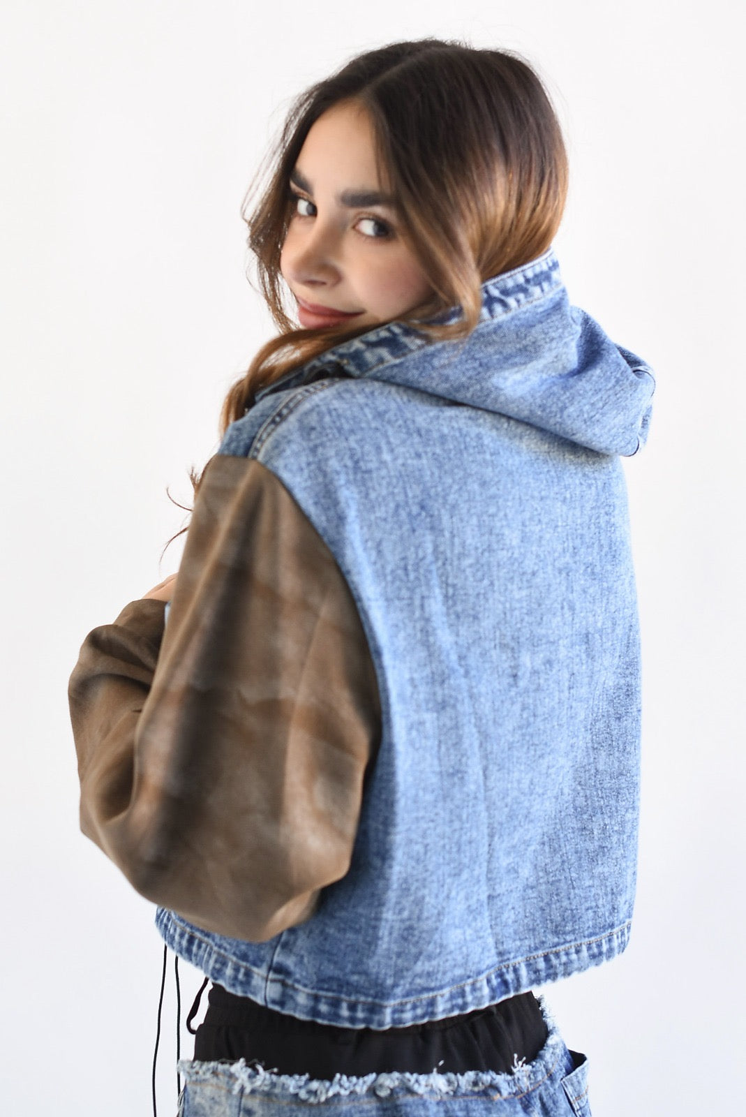 Chamarra Denim Hoodie mangas Café