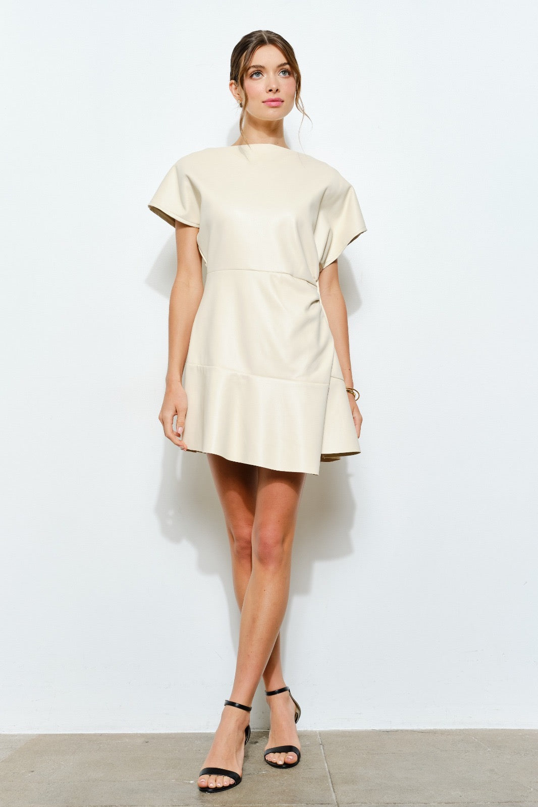 Vestido vinipiel drapeado Ivory