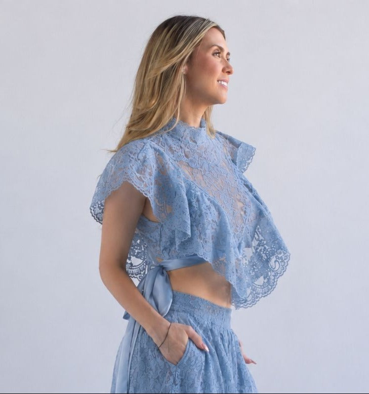 Blusa lazos encaje