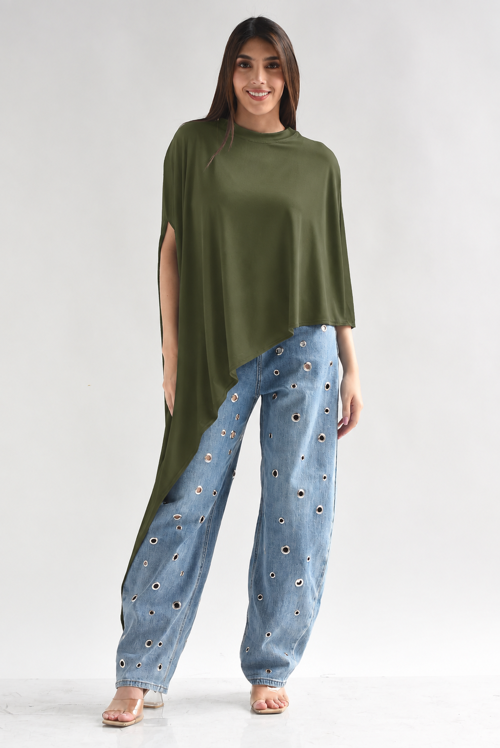Blusa asimétrica tipo capa