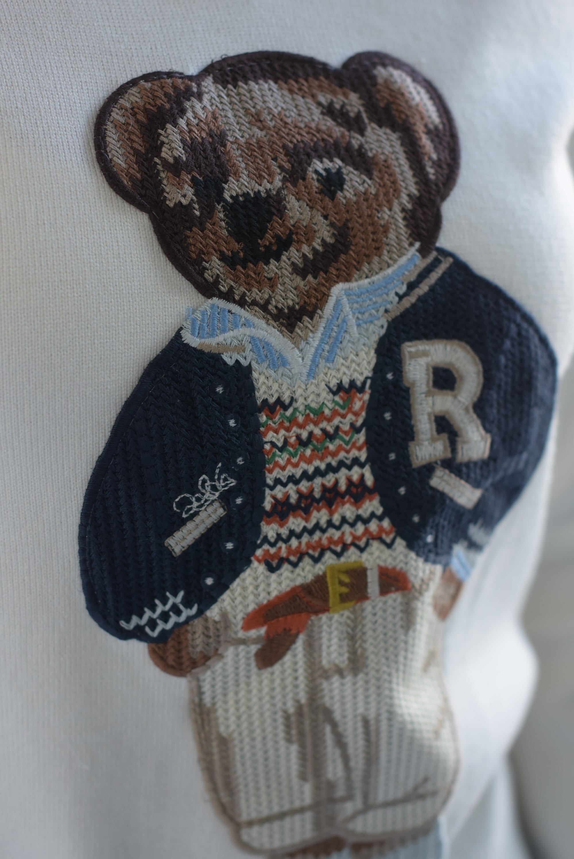 Sweater oso cuello polo