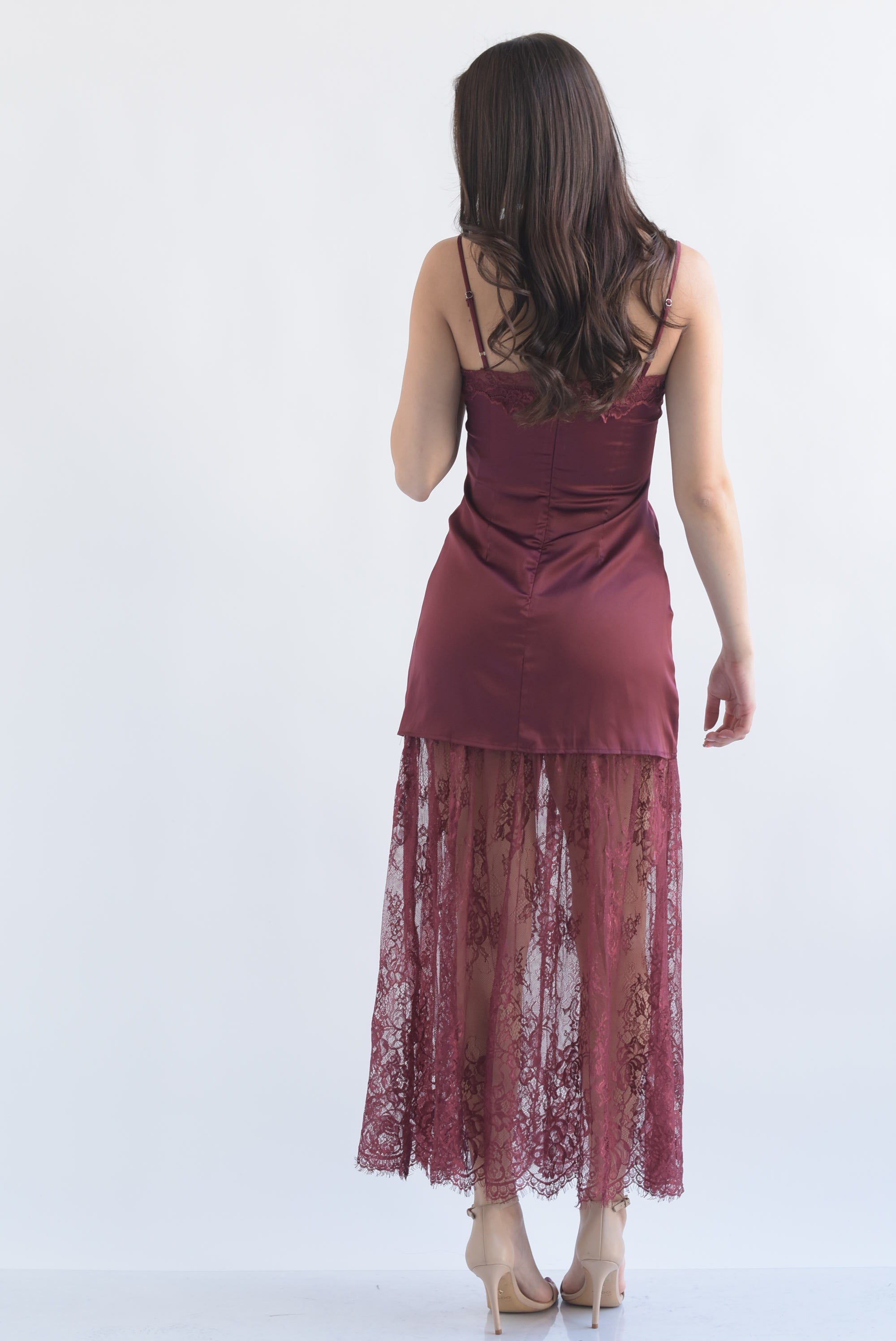 Vestido lencero falda encaje