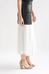 Fashion Styled Falda plisada pretina vinipiel Blanco y Negro
