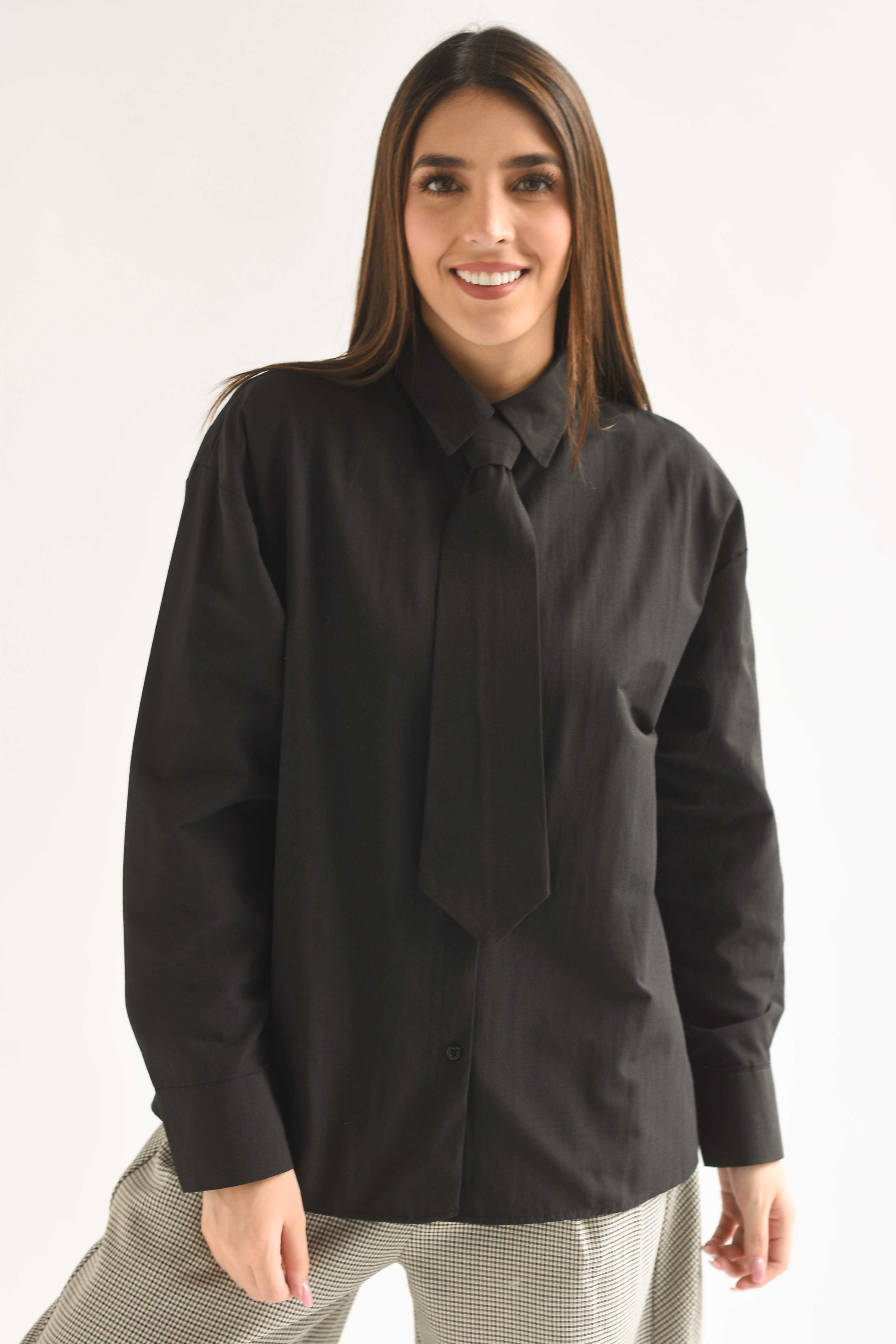 Camisa match corbata ancha