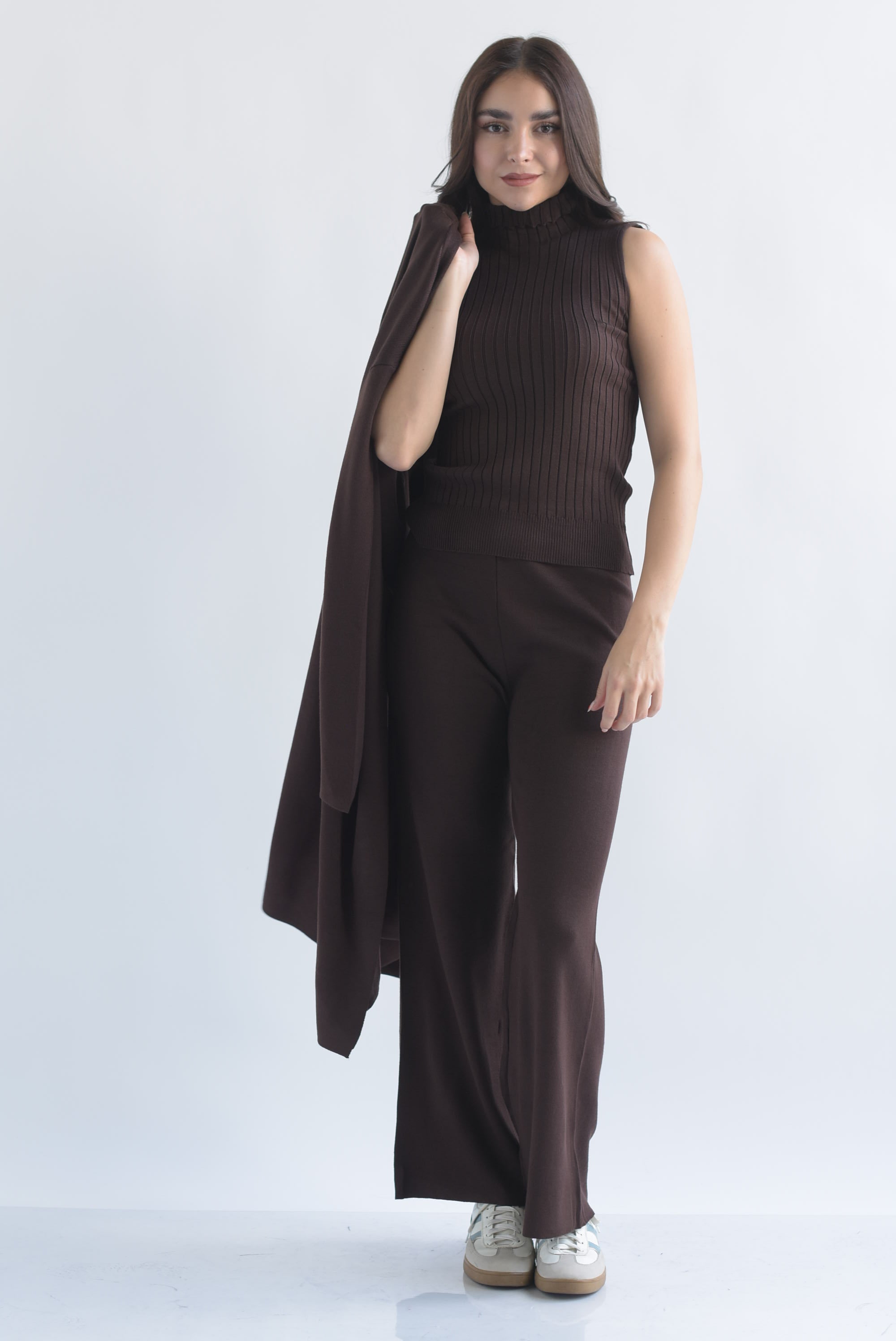 Set Pantalón, Blusa canalé y Ensamble punto