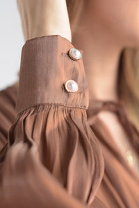 Fashion Styled Vestido midi drapeado cauda Bronce