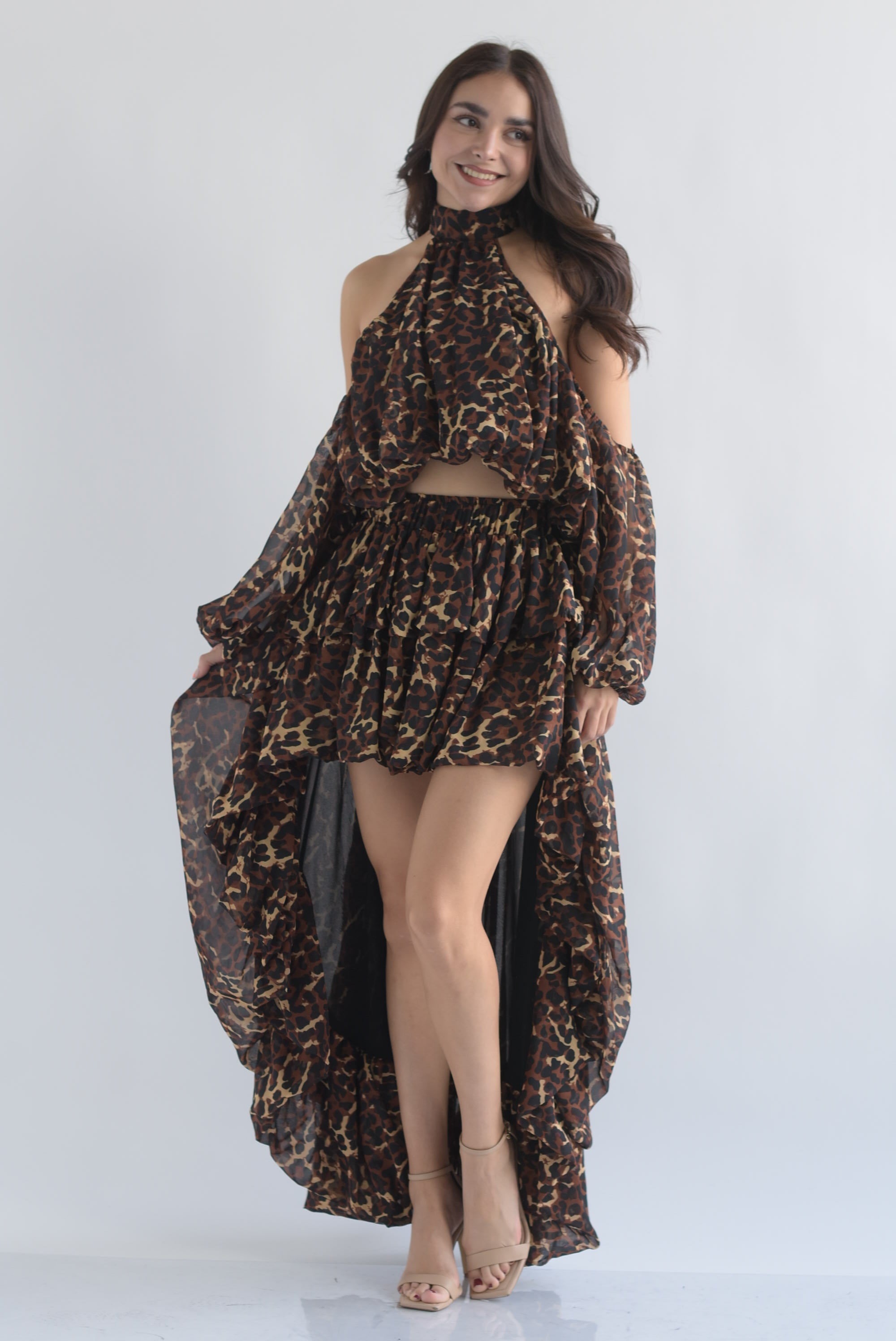 Set Falda asimétrica olanes y Blusa leopardo