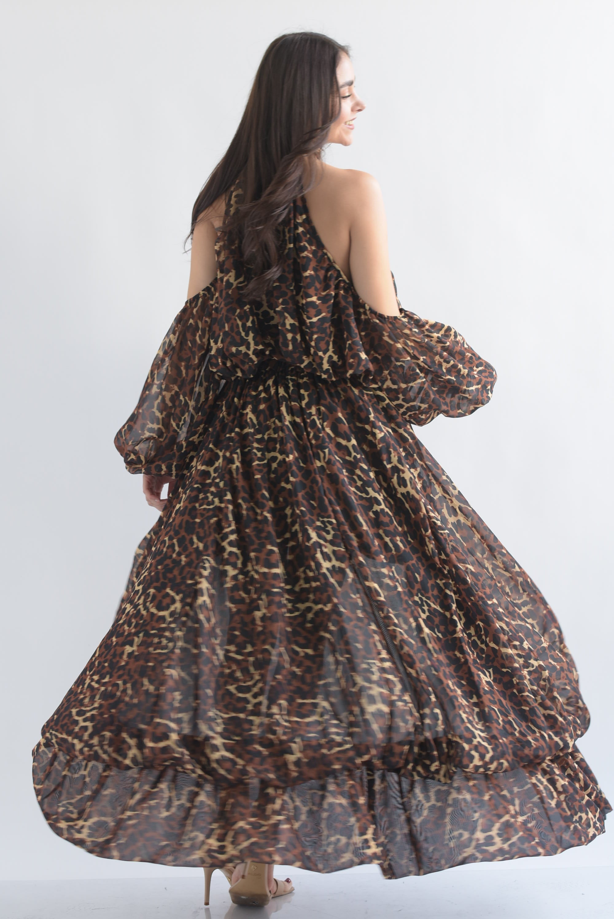 Set Falda asimétrica olanes y Blusa leopardo