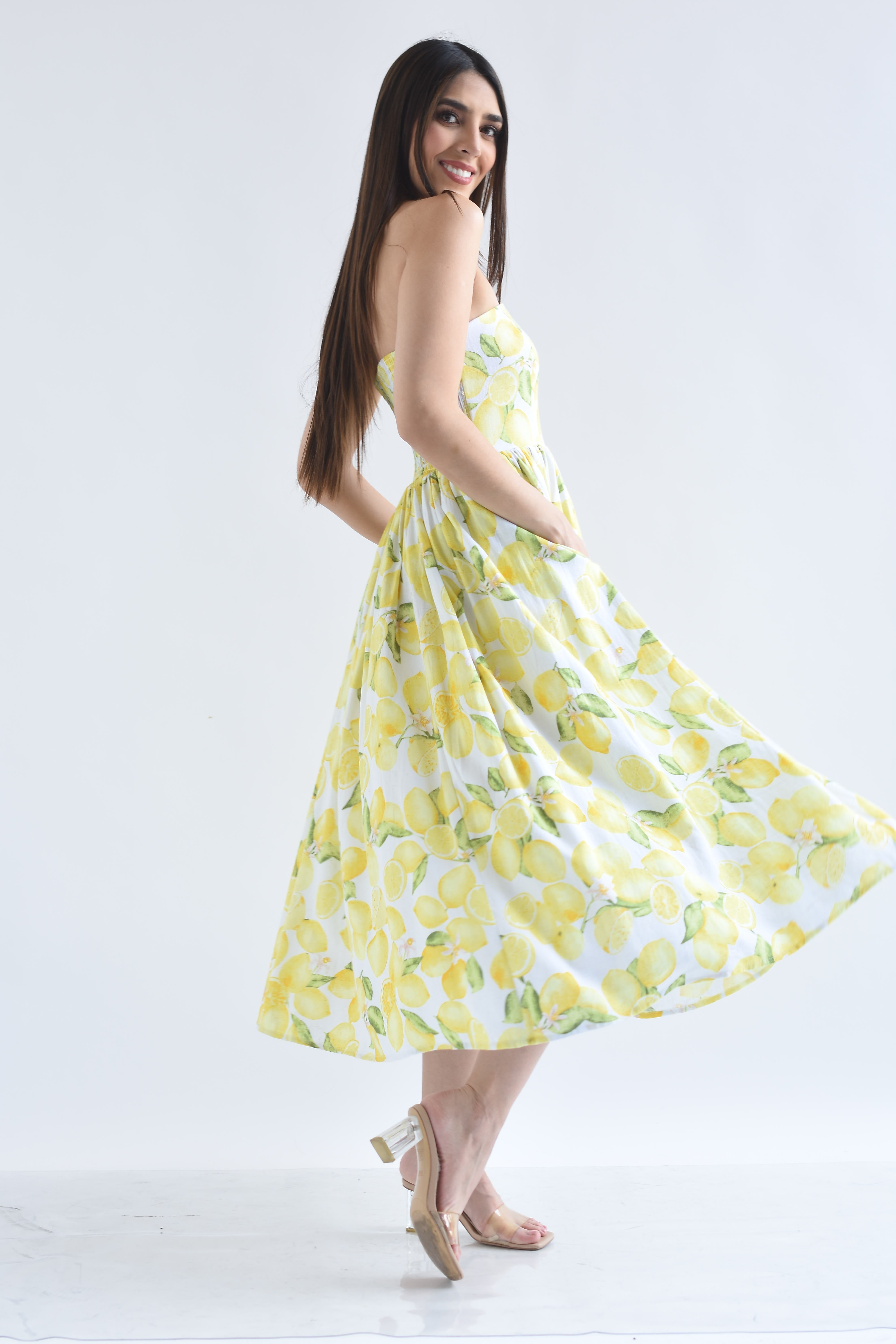 Vestido strapless limones