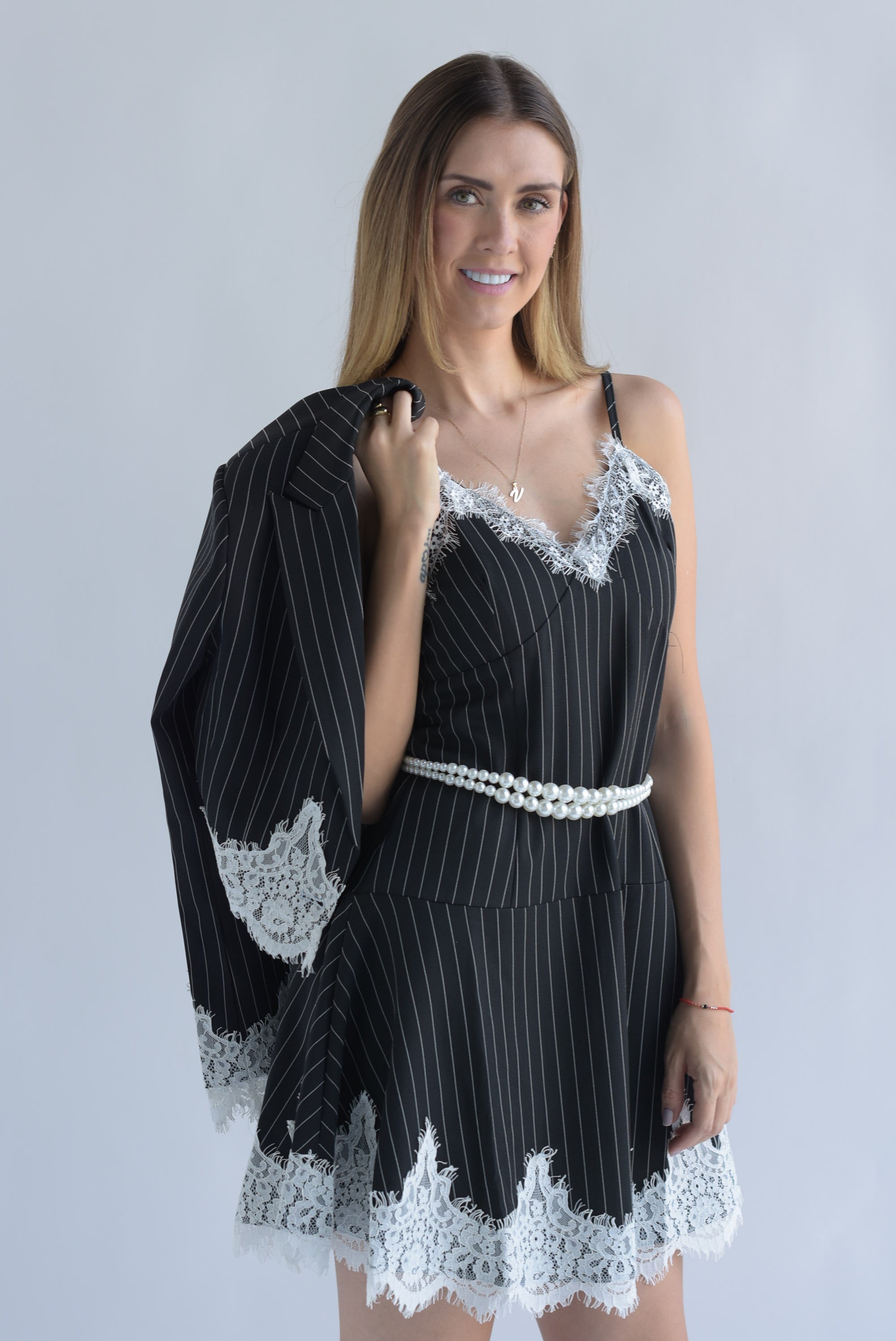 Set Vestido y Blazer raya diplomática encaje Negro