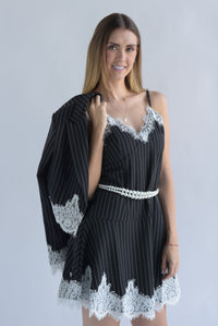 Fashion Styled Set Vestido y Blazer raya diplomática encaje Negro