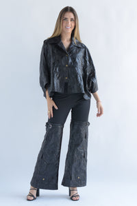 Fashion Styled Set Pantalón y Capa vinipiel corrugado Negro