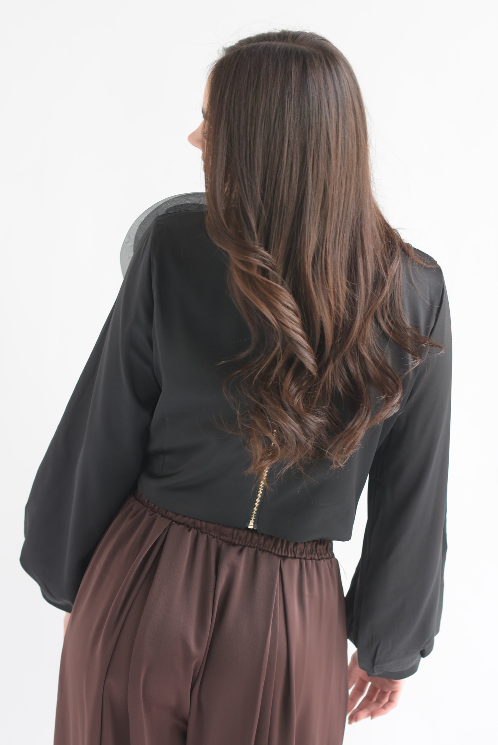 Blusa tira drapeada flor 3D