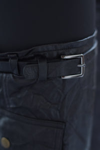 Fashion Styled Set Pantalón y Capa vinipiel corrugado Negro
