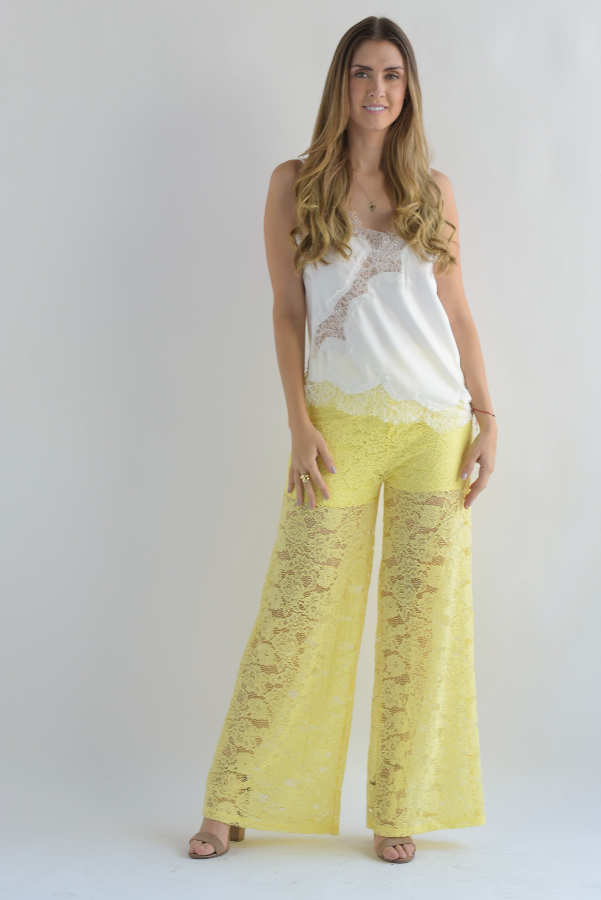 Pantalón wide leg encaje Amarillo