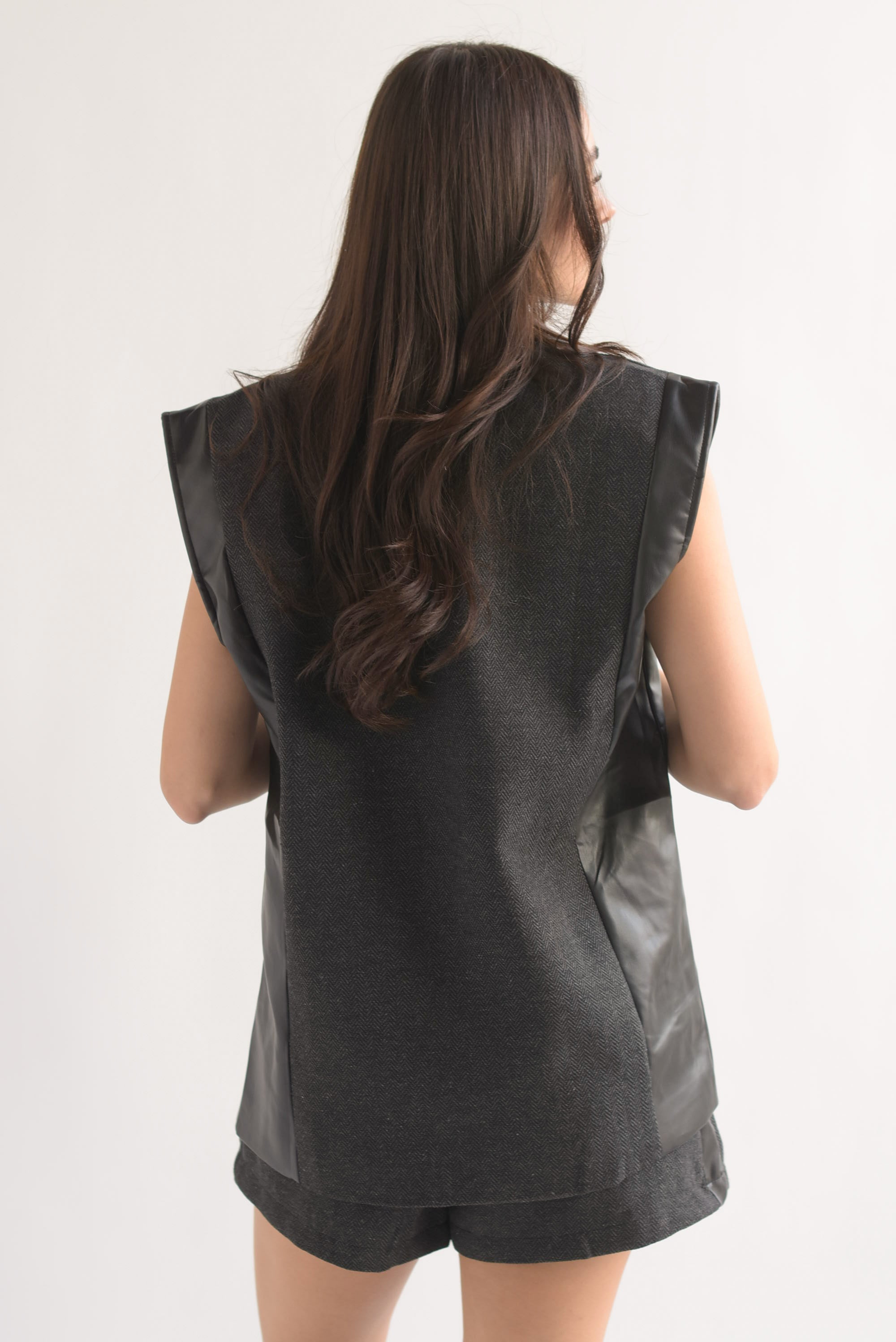 Set Short y Chaleco espiga vinipiel