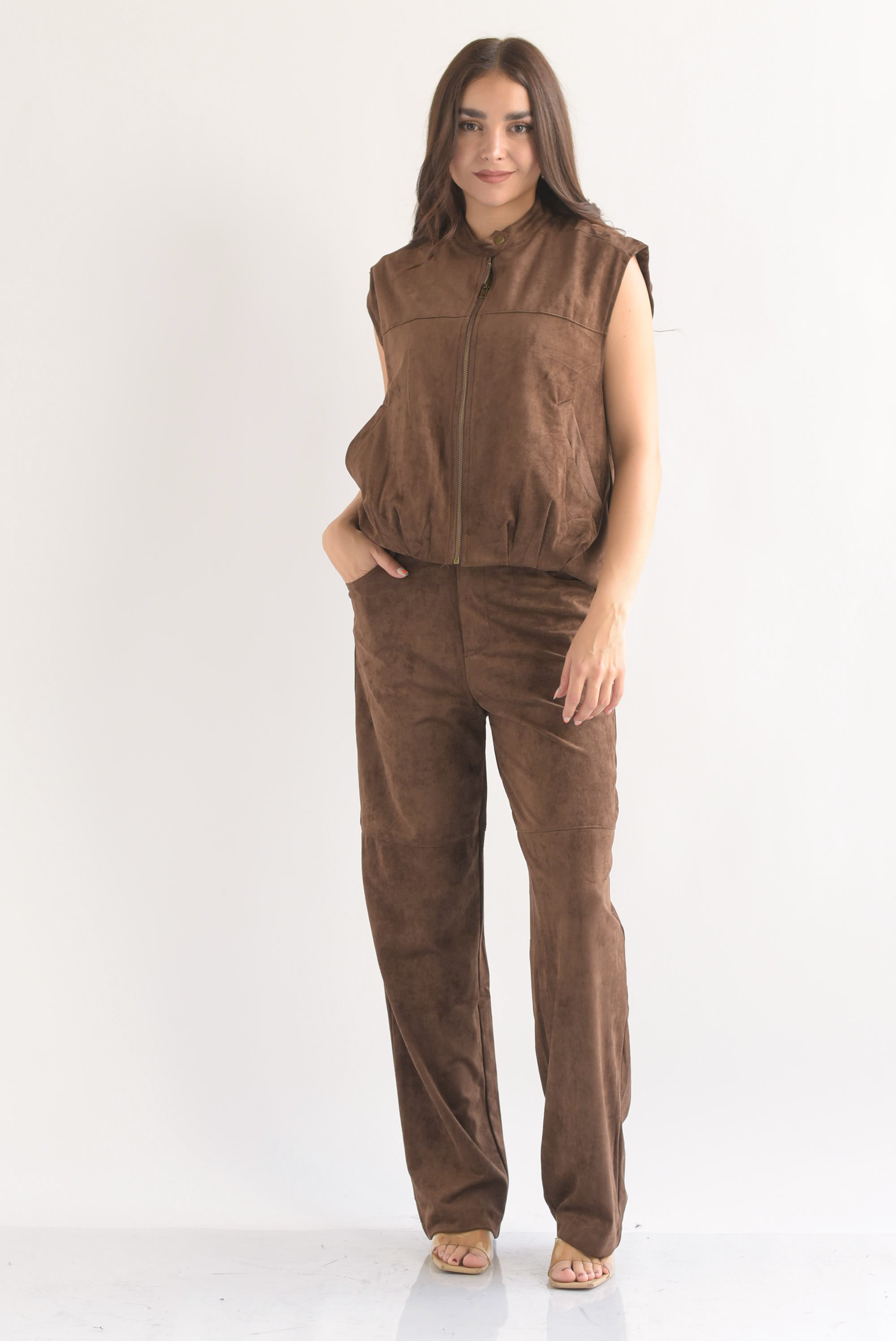 Set Pantalón wide y Chaleco globo suede