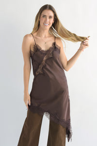 Fashion Styled Vestido lencero asimétrico encaje Espresso