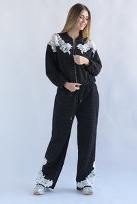Fashion Styled Set Pantalón y Chamarra brillos encaje Negro
