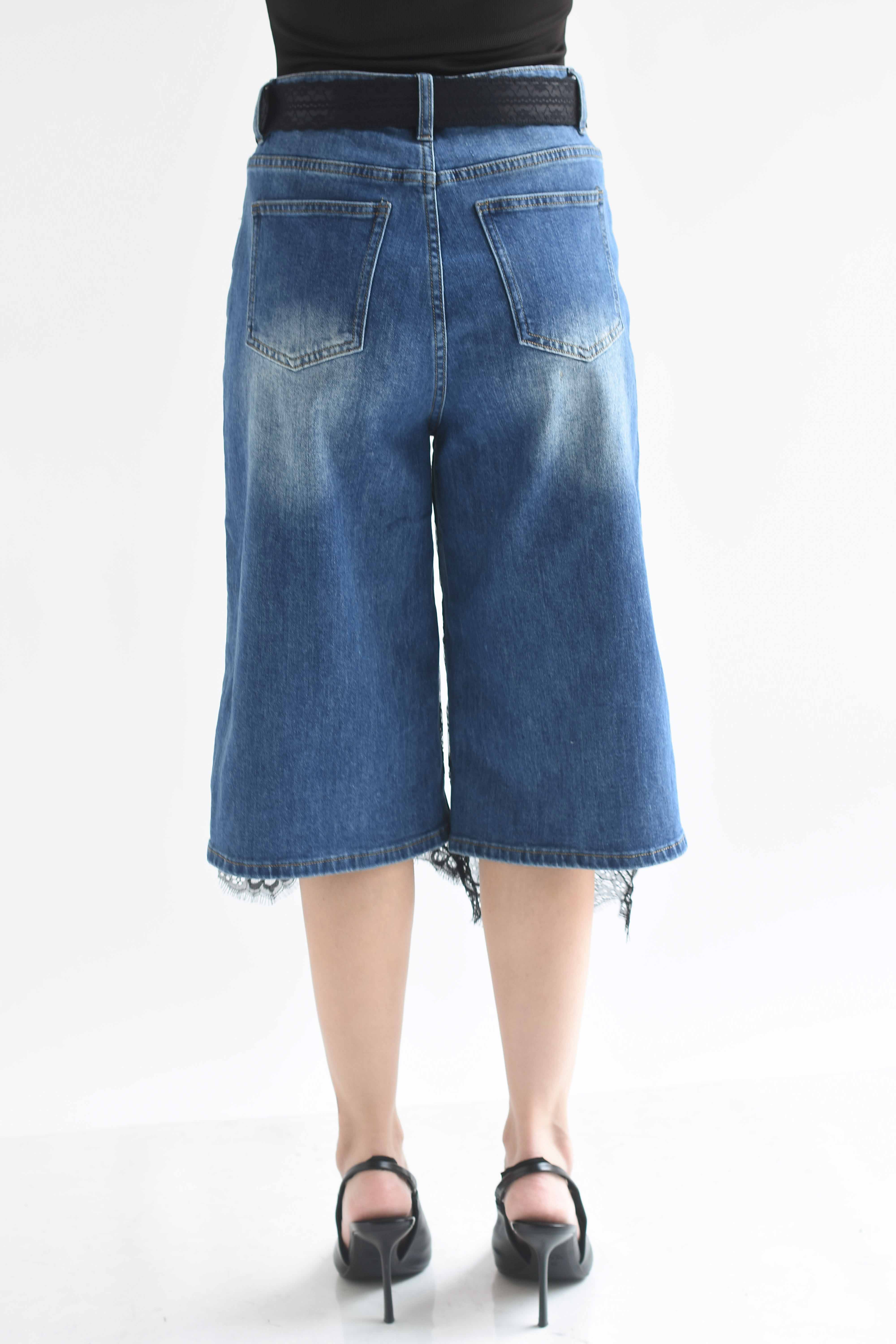 Bermuda Denim con encaje y cinturón
