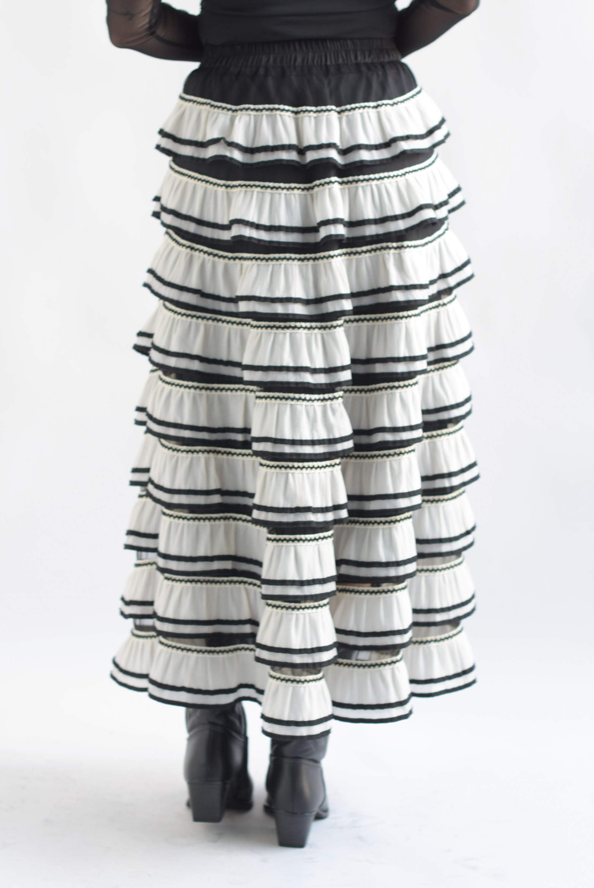 Falda olanes tira bordada Negro & Ivory