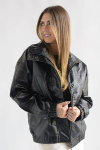 Fashion Styled Chamarra bomber vinipiel oversize Negro
