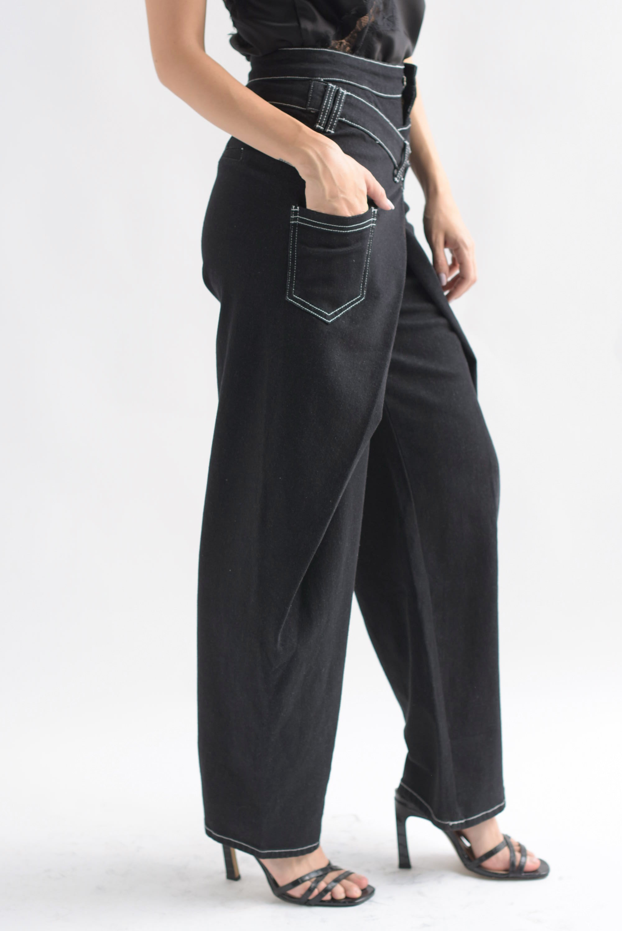 Jeans barrel envolventes denim Dark