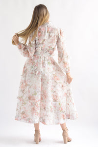 Fashion Styled Vestido largo floral pétalos Ivory