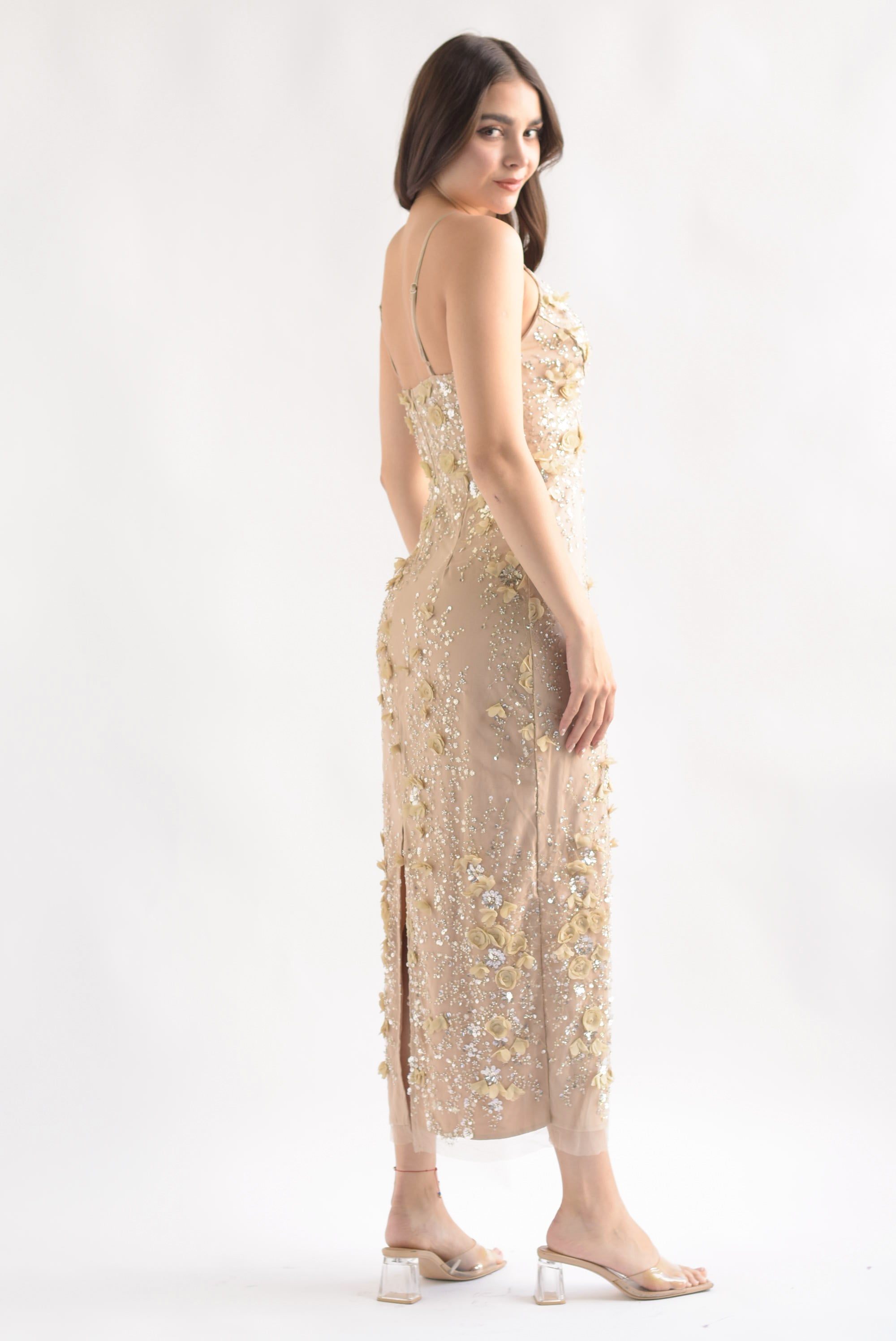 Vestido tirantes tulle flores Nude