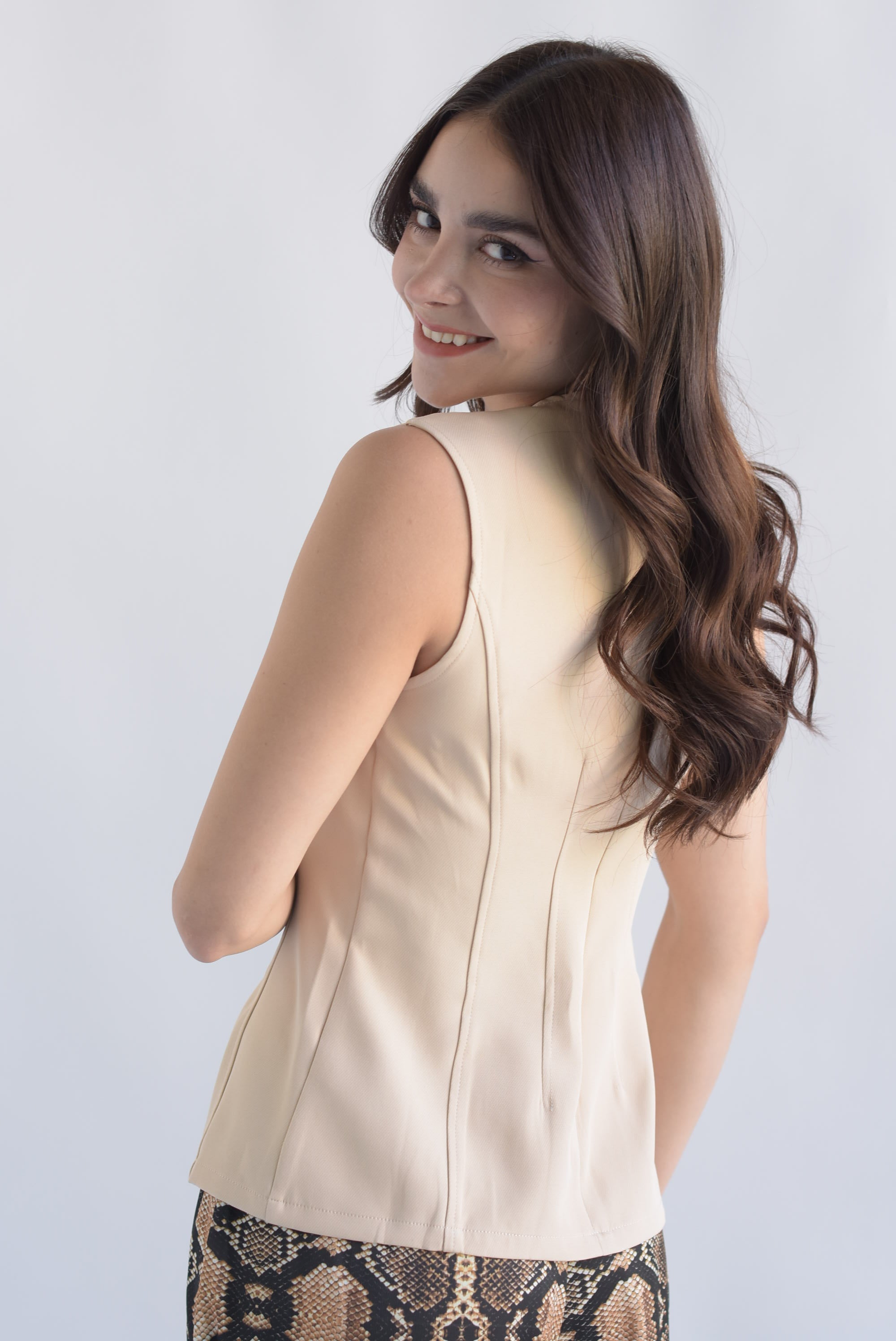 Blusa pinzas torso Beige