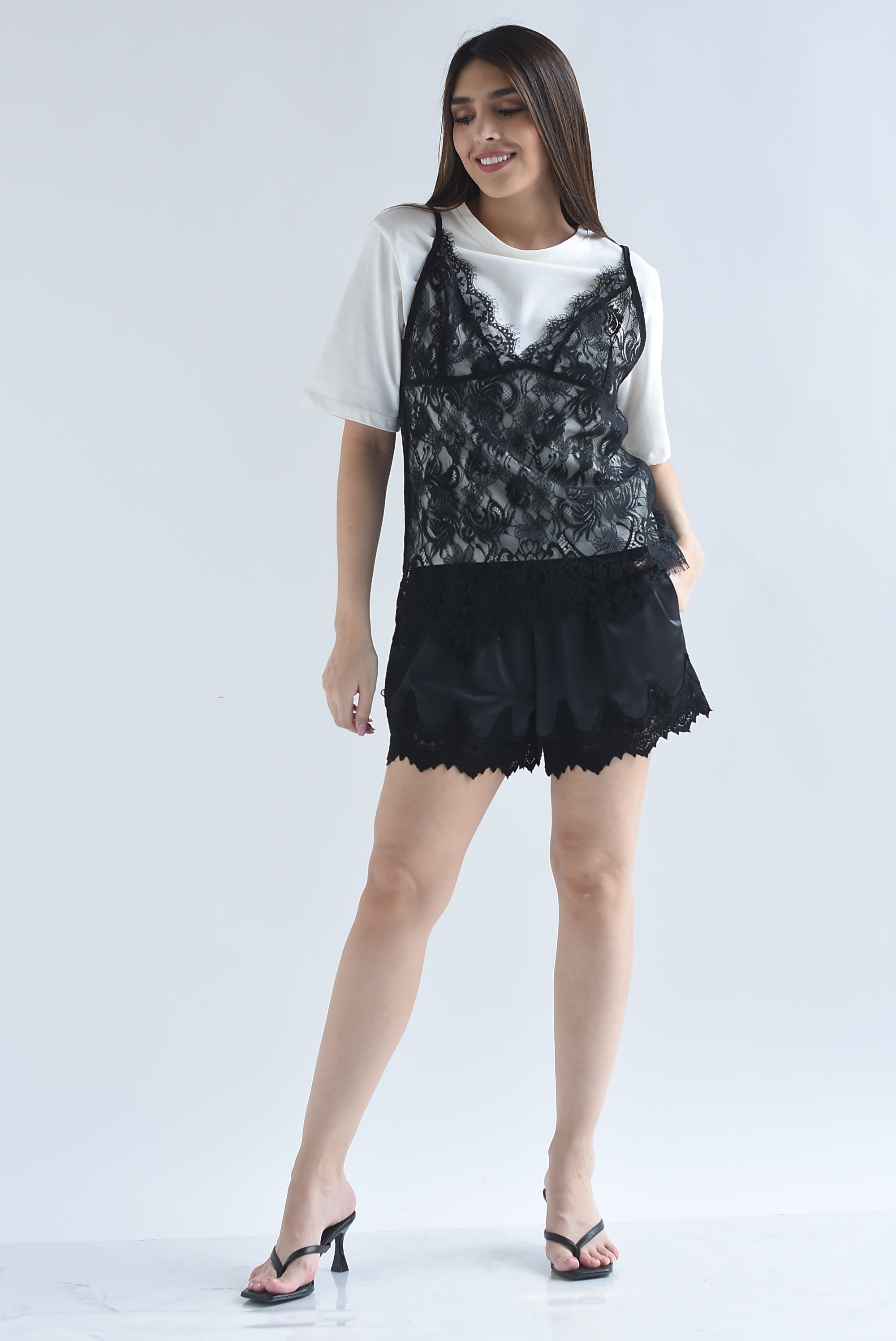 Short lencero pretina ancha encaje bolsillos