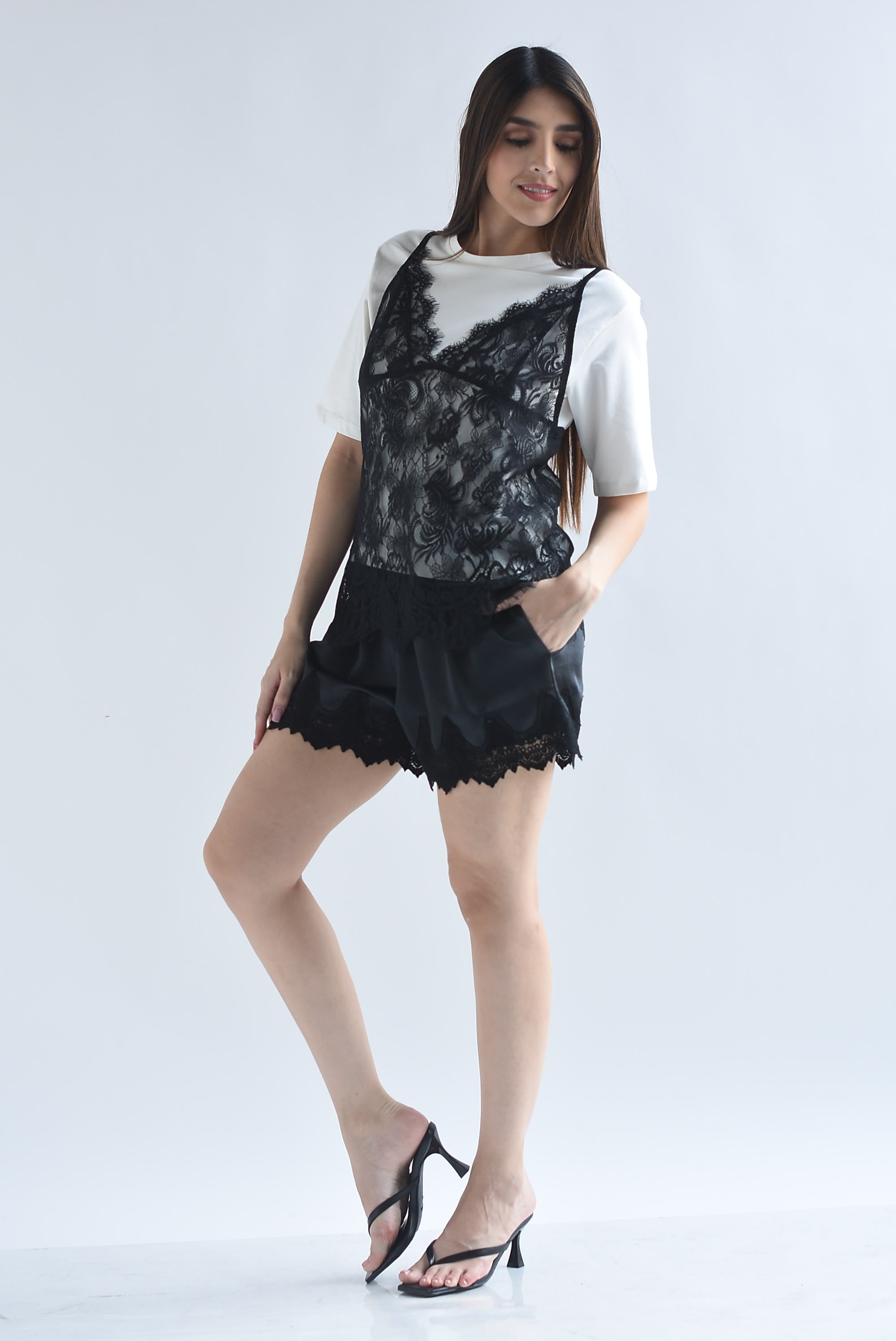 Short lencero pretina ancha encaje bolsillos