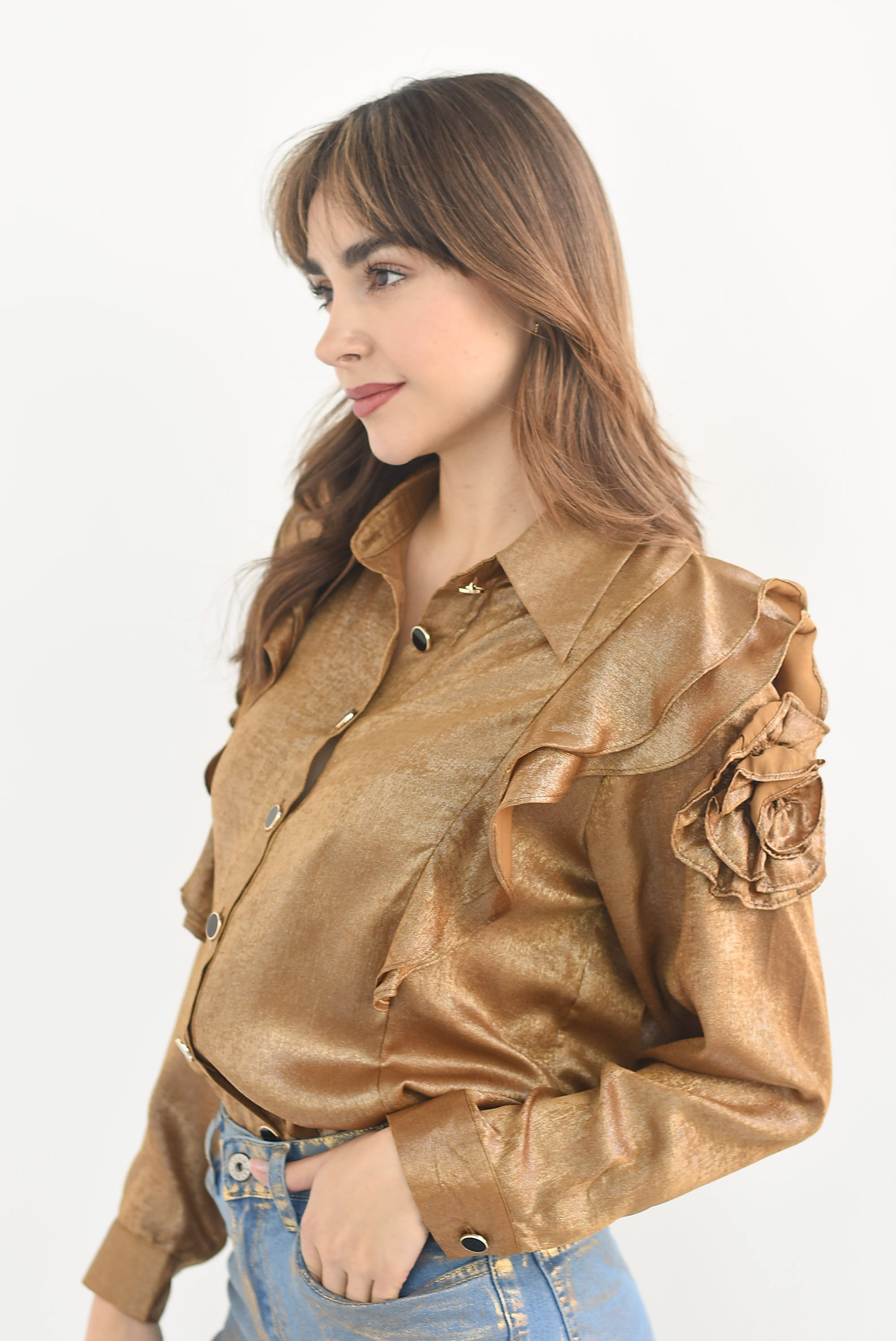 Camisa flor 3D y foil Dorada