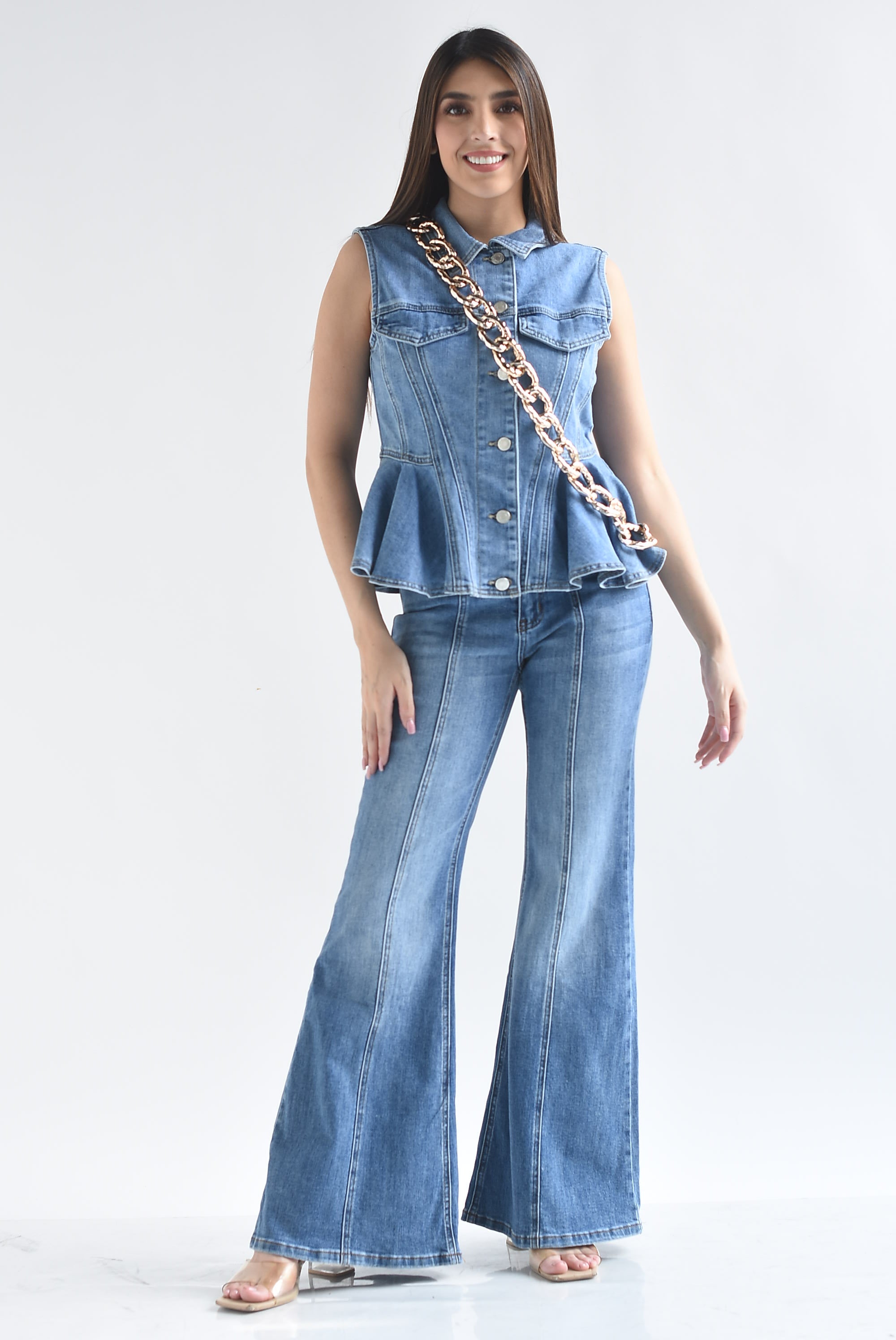 Jeans acampanado costura