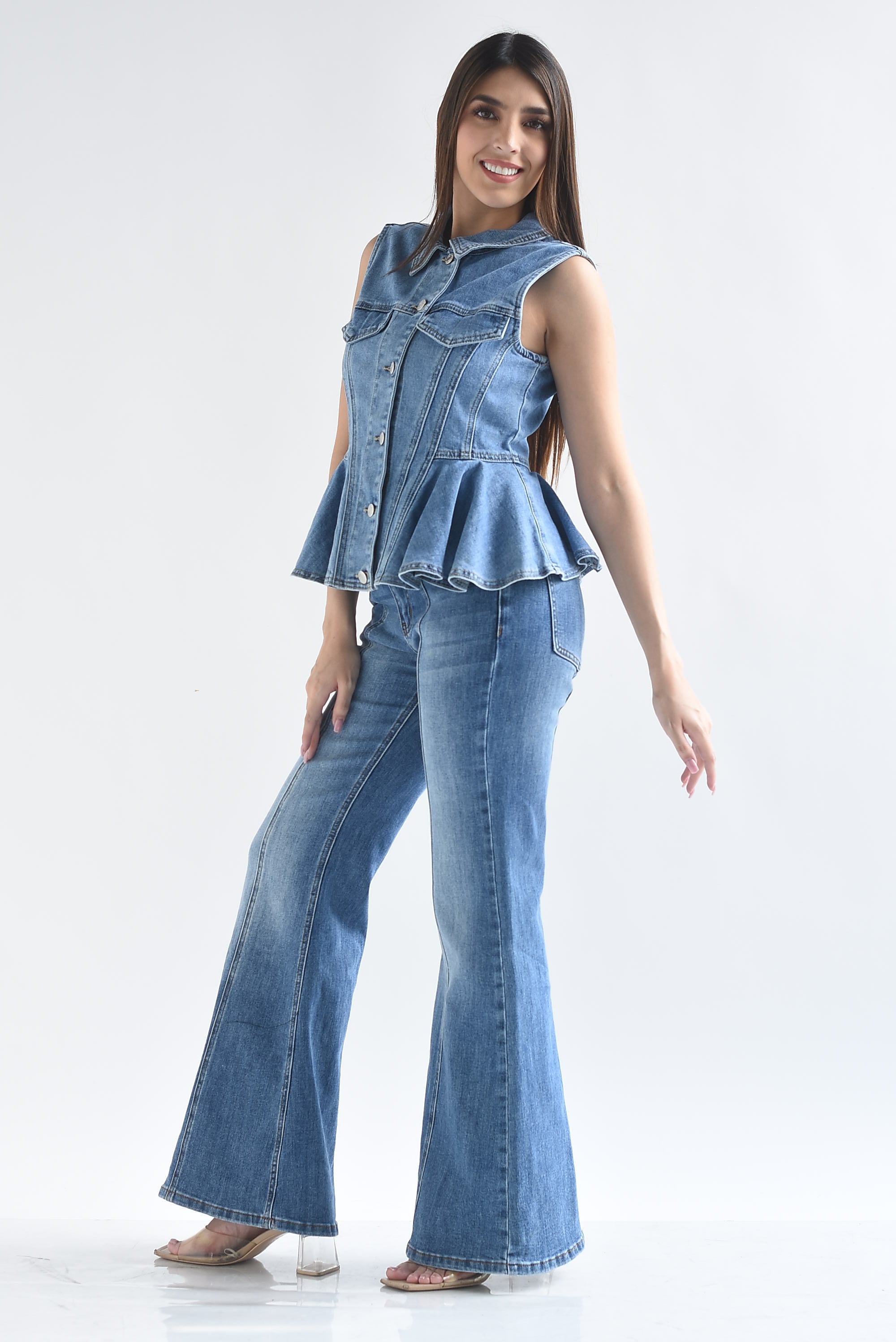 Jeans acampanado costura