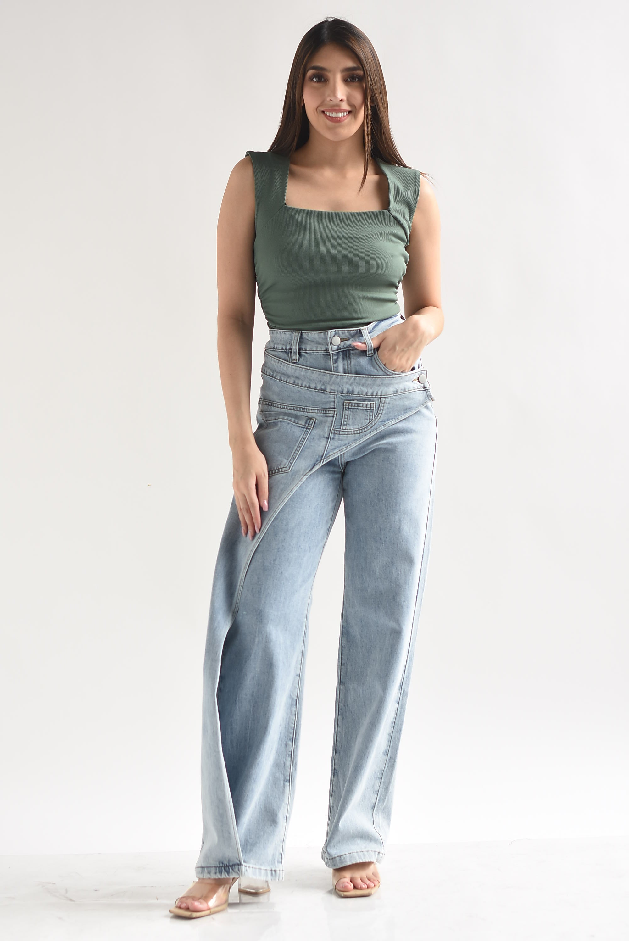 Jeans faldón pretina envolvente