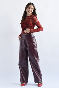 Fashion Styled Pantalón vinipiel cocodrilo Vino