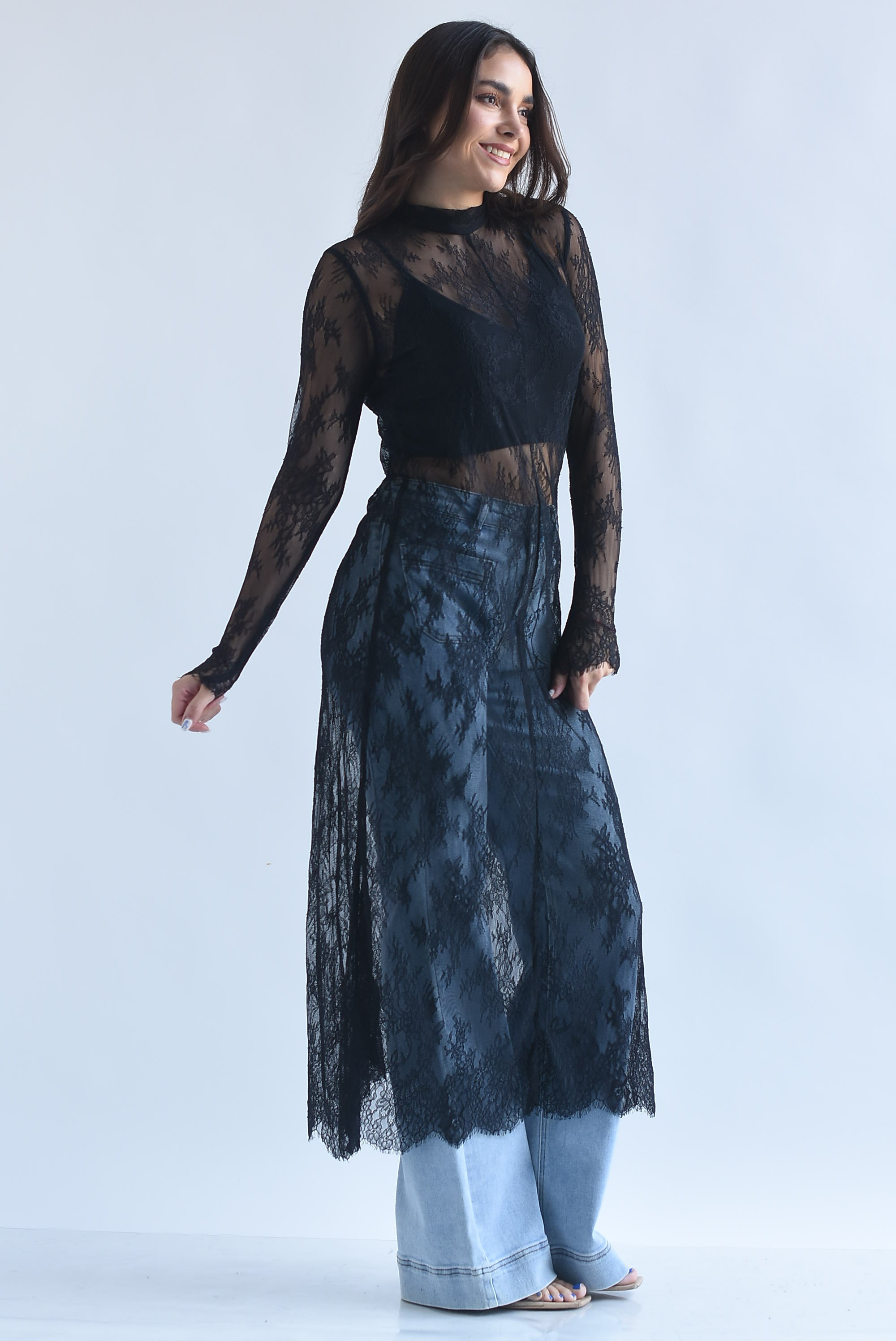 Vestido encaje tulle manga larga