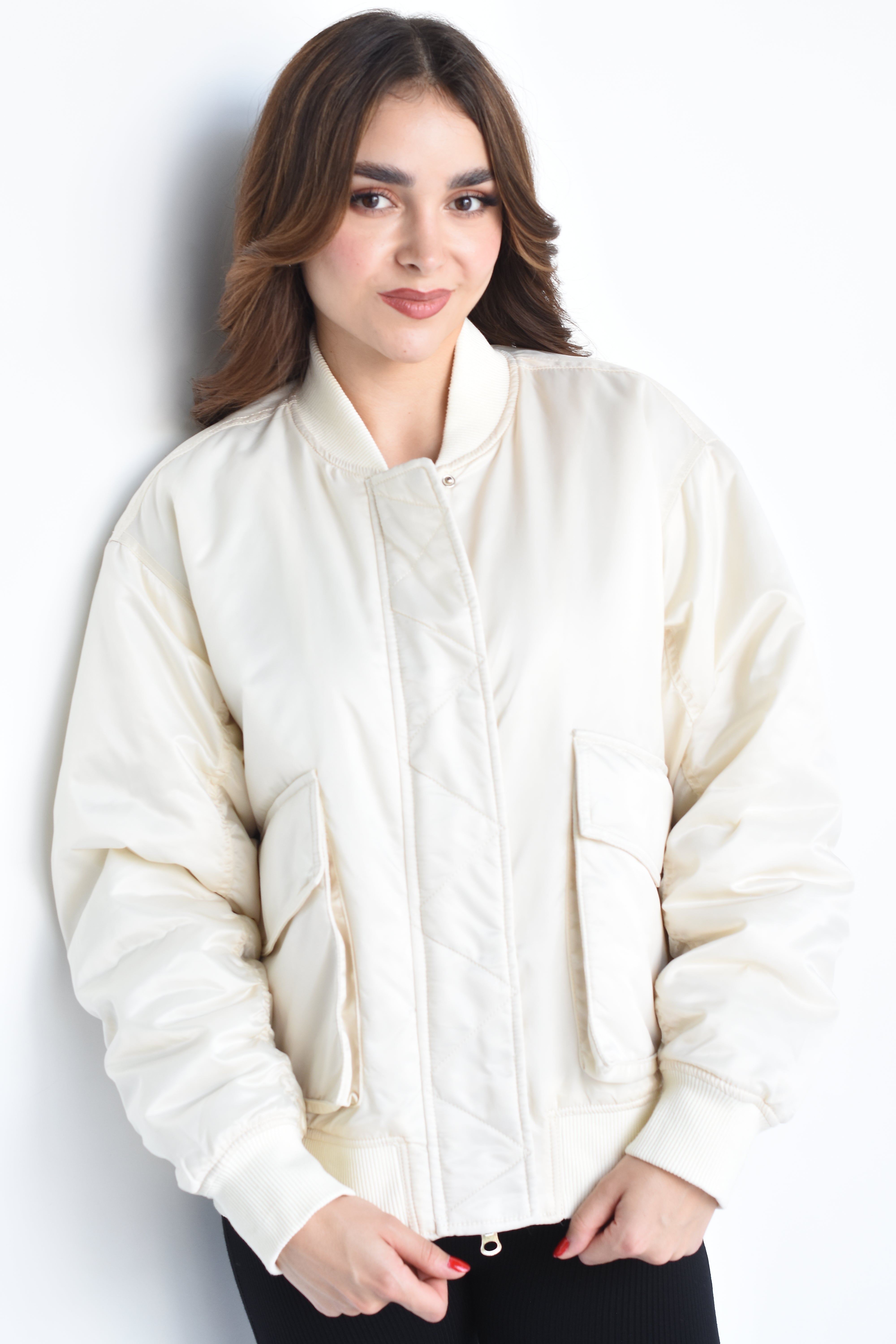 Chamarra Bomber puffer satín Ivory