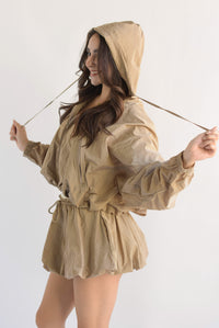 Fashion Styled Set Falda y Chamarra globo parachute Moka