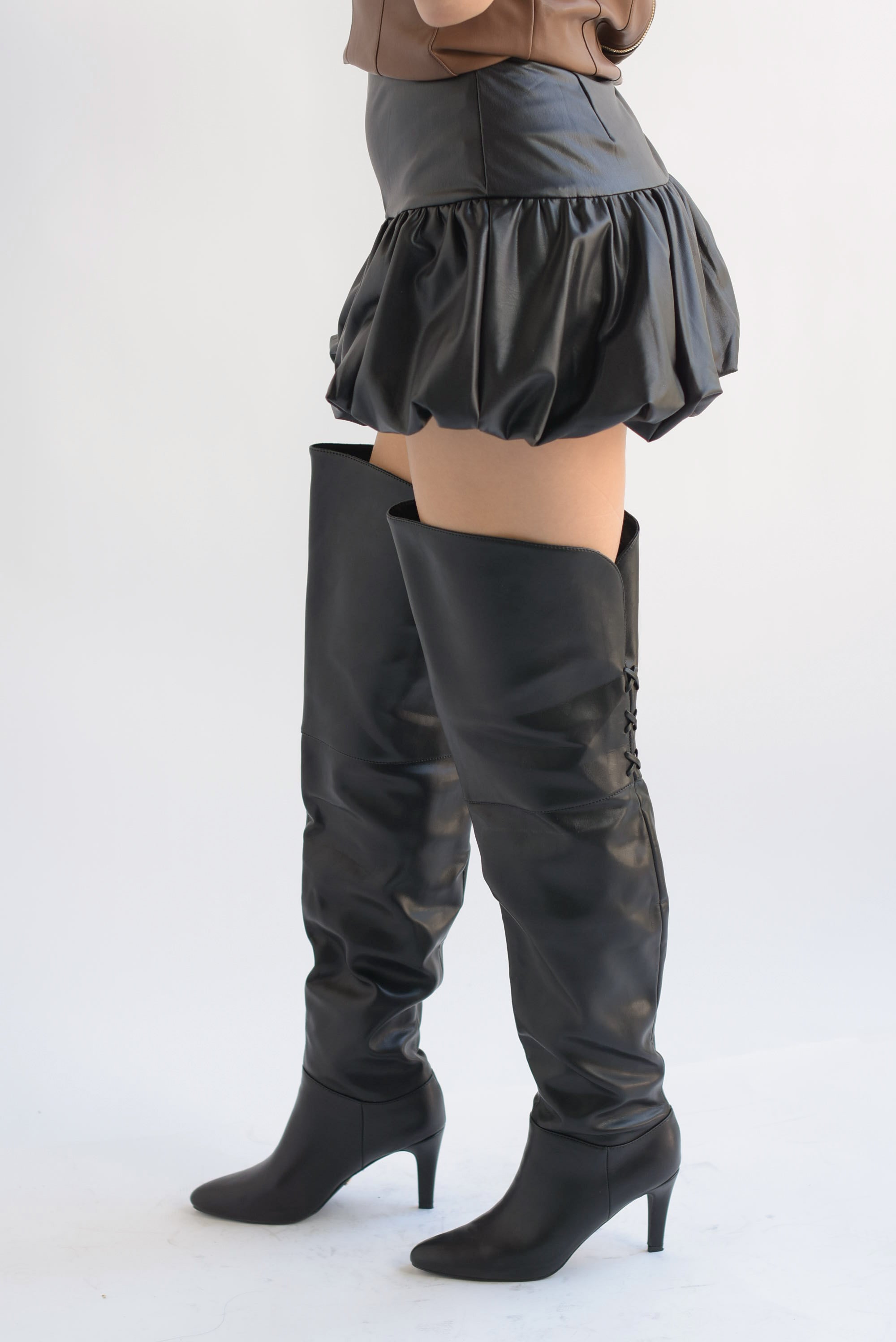 Falda globo pretina vinipiel Negro