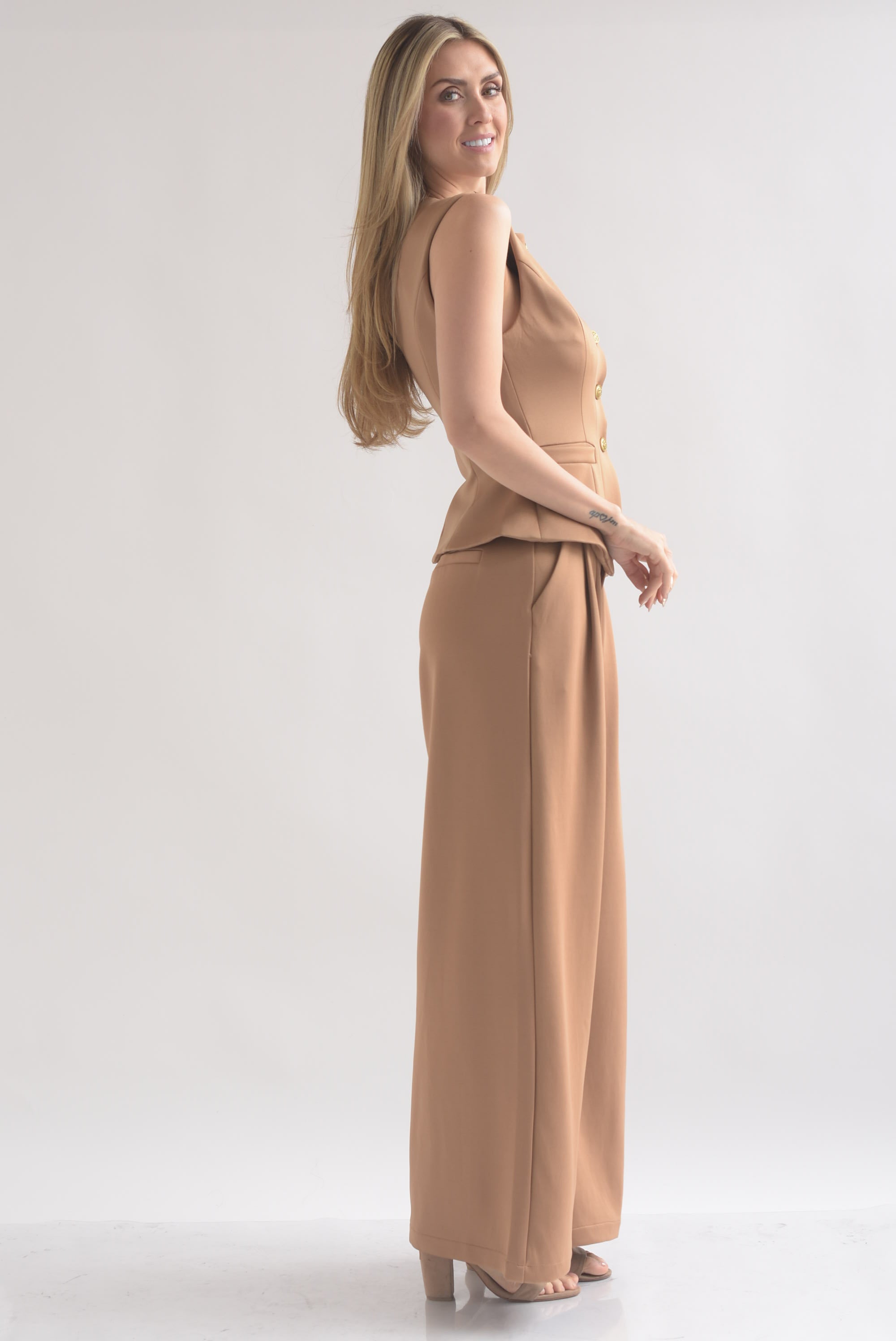 Set Pantalón súper wide y Chaleco neopreno