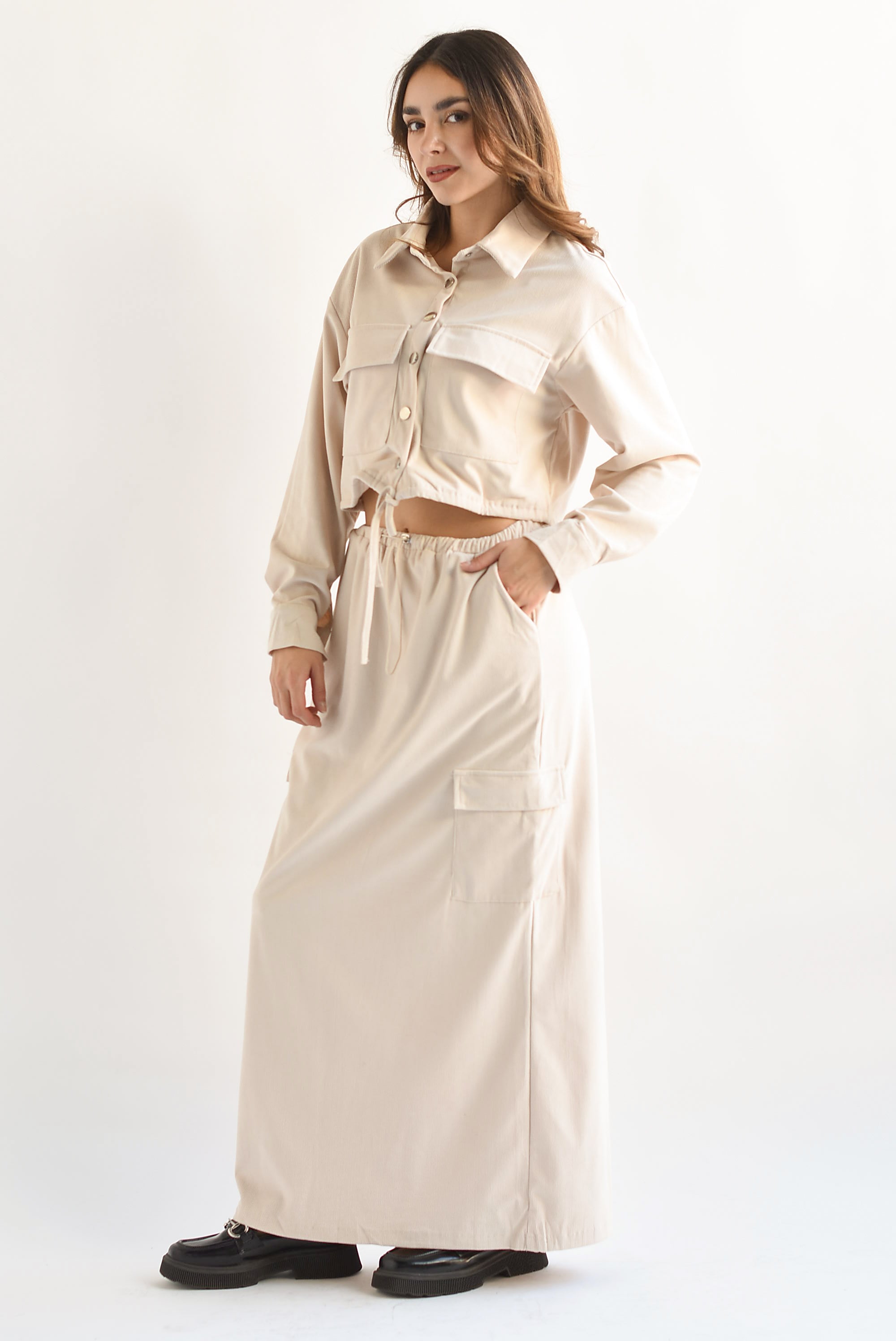 Set Falda y Chamarra cargo pana Ivory